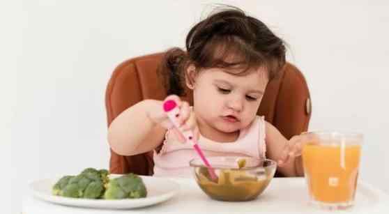 宝宝吃肉太早的危害 孩子1岁以前不能吃肉？这种做法可能会害了孩子