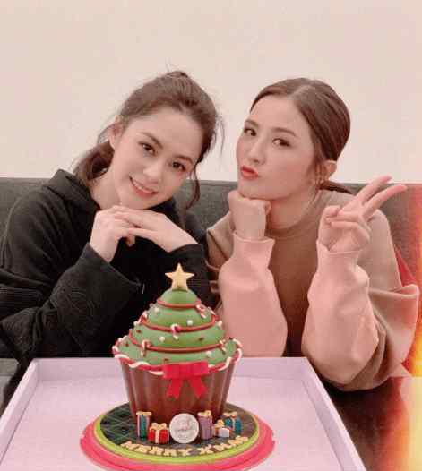 阿娇最新电影 阿Sa零点发文帮阿娇庆生~Twins20年感情真係好好！阿娇竟然40了...