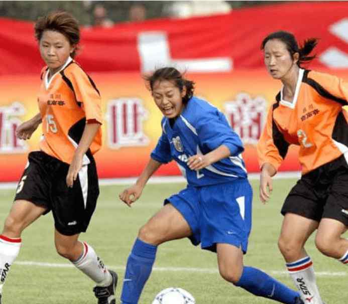 马晓旭 美女国脚20岁拼断韧带，退役当过前台，教足球被小区轰，今成老板