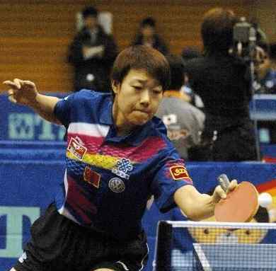 施之皓李楠 她曾是国乒世界冠军，因恋爱遭开除，嫁大23岁教练，今女儿已7岁