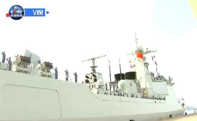 中国最大的军舰 南海举行新中国最大规模海上阅兵 48军舰76战机万余士兵参加