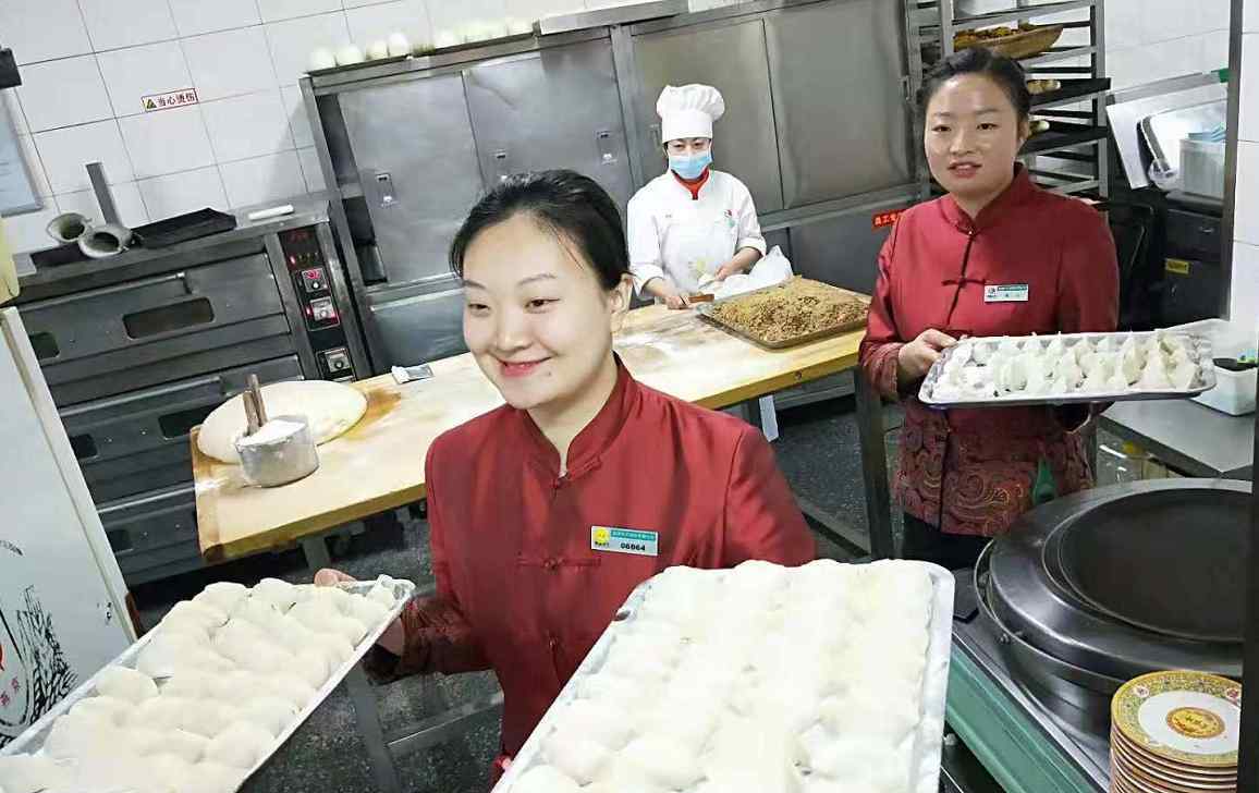 特色饺子 冬至吃饺子品鱼头，北京多家老字号推出特色水饺，优惠活动暖人心