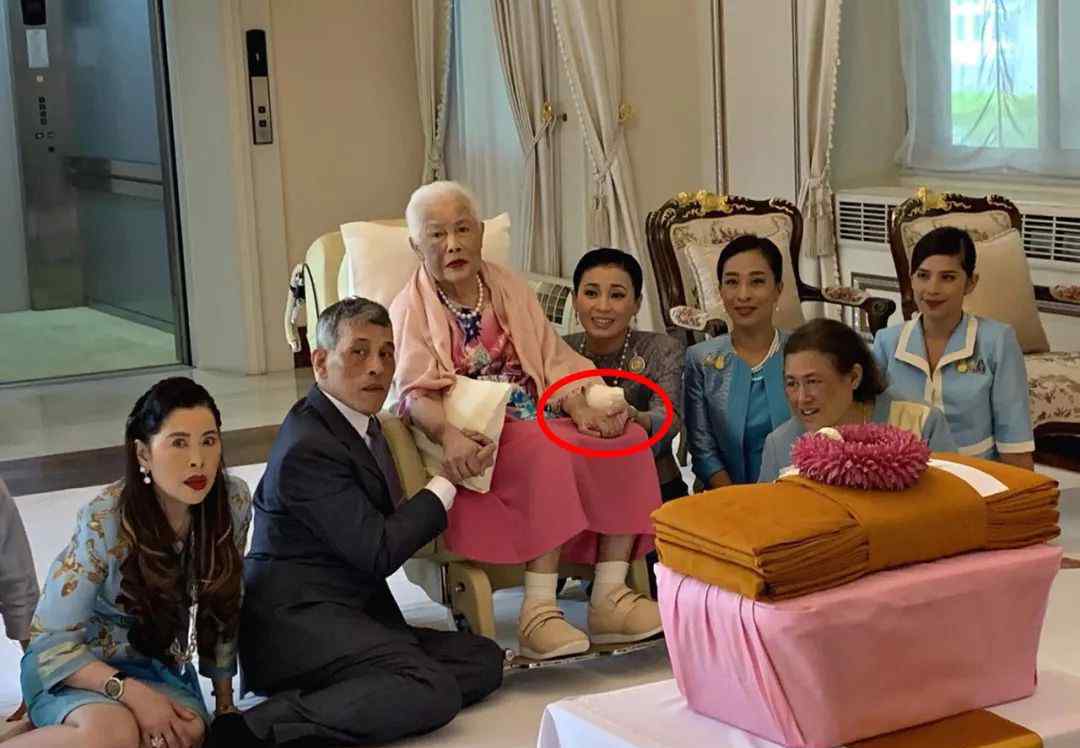 泰国公主诗琳通在泰国地位有多高诗琳通公主和现在的泰王照片