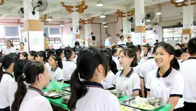 广东一学校推出危机体验餐