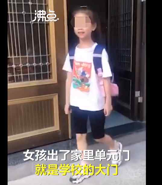 男孩出门就是幼儿园