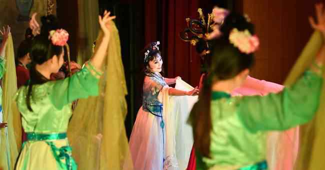 中国著名舞蹈表演艺术家陈爱莲因病逝世