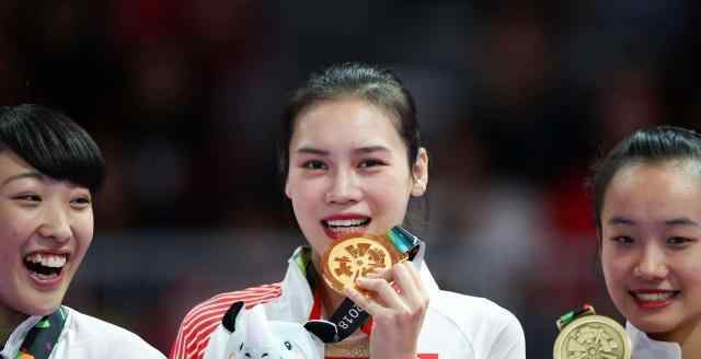 刘灵玲 “蹦床女神”刘灵玲，连夺3冠气质出众，一张泳装照在网上火了