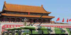 中美对抗 美军上将忌惮中国导弹：令美处于非常不利地位
