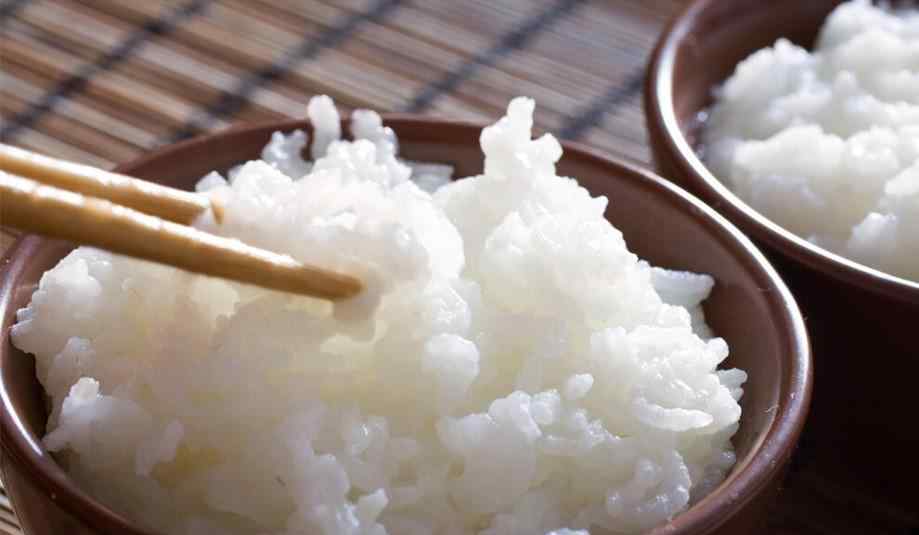 怎样蒸米饭好吃又香 蒸米饭如何颗粒分明味道香？原来淘米一直弄错，难怪米饭不香不软