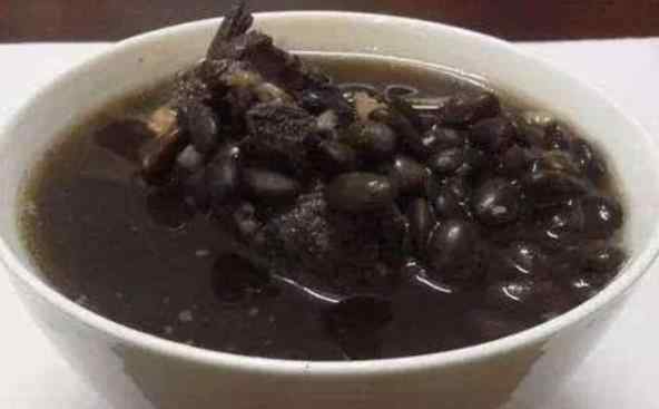 黑豆汤 花胶黑豆汤，真奇葩的汤，黑乎乎的怎么吃