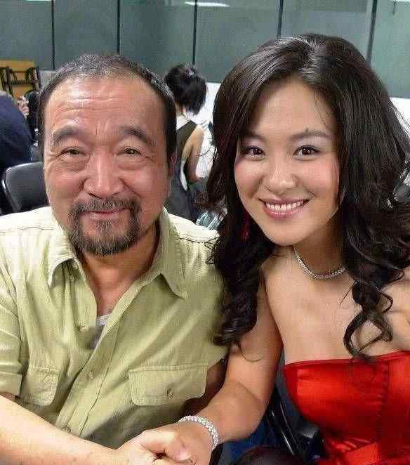 李保田老婆 70岁李保田，捧红身高1米6的儿子，漂亮儿媳比儿子小16岁！