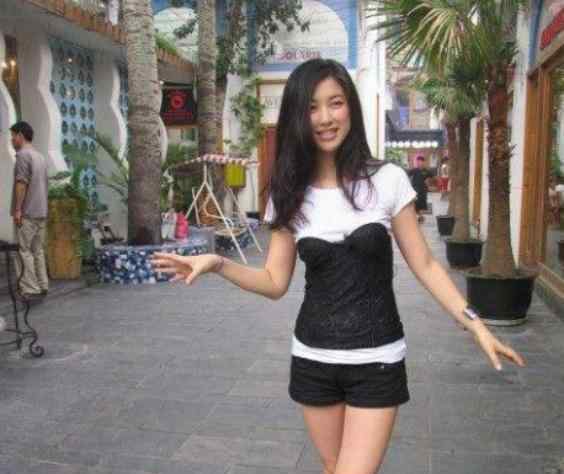 韩雪身世 她被称“中国第一美女”，家庭背景比韩雪还深厚，今35岁仍单身
