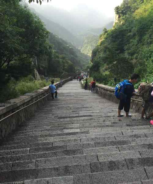 泰山为什么是五岳之首 泰山并不高，为什么是五岳之首，也是唯一出现在人民币上的名山