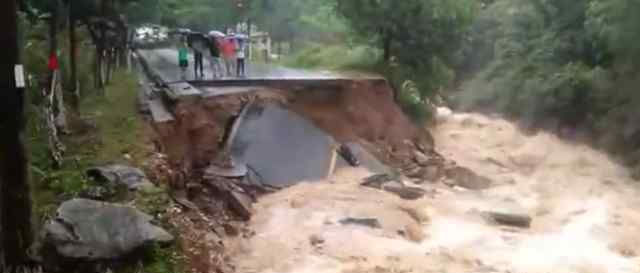 江西萍乡暴雨武功山景区关闭 目前仍处洪涝中电力中断预计恢复时间待定