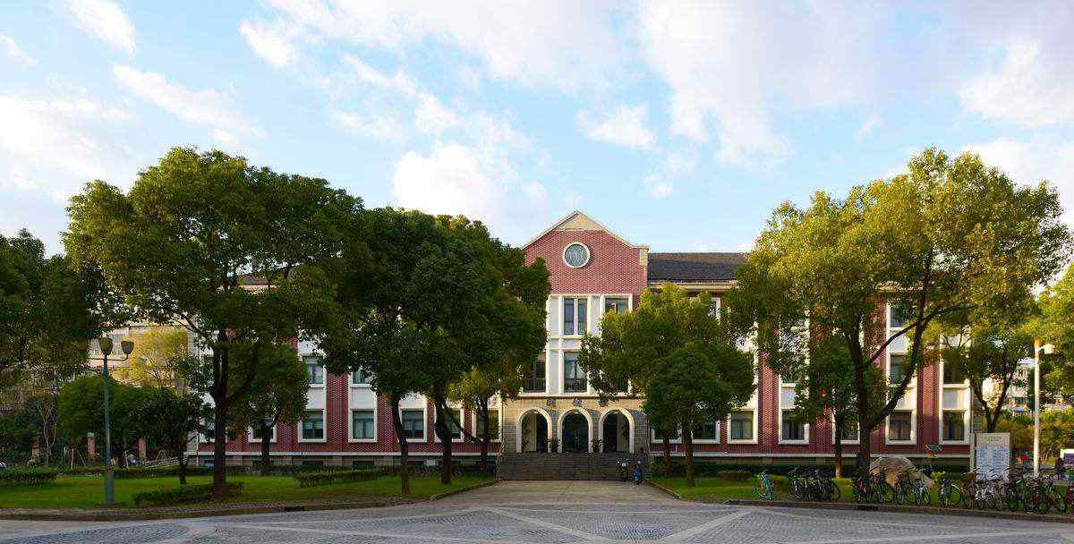 上海财经大学排名 会计学排名前四的“王牌”财经院校，就业率超高，毕业薪酬剽悍！