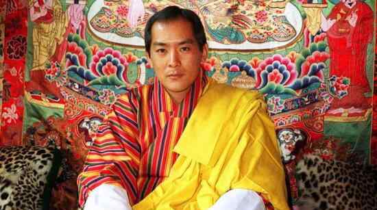 现任不丹国王的母亲 第五代不丹国王旺楚克，世界上最帅最年轻的国王