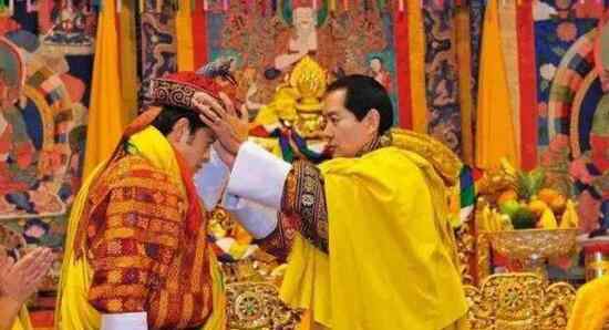 不丹国王旺楚克 第五代不丹国王旺楚克，世界上最帅最年轻的国王