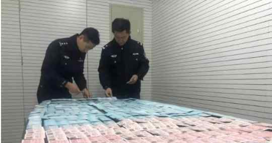 铁警捣毁制假窝点 查获假火车票2600余张