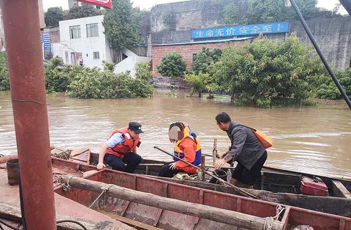 跳江女子的81公里生死漂流 事件的真相是什么？