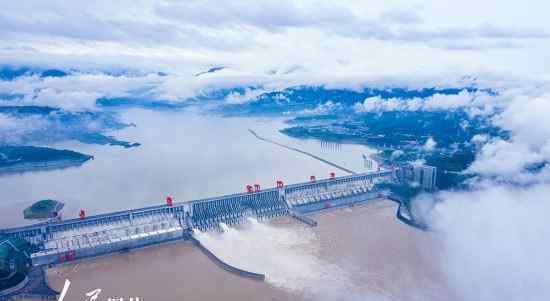 三峡大坝3孔泄洪 对此大家怎么看？