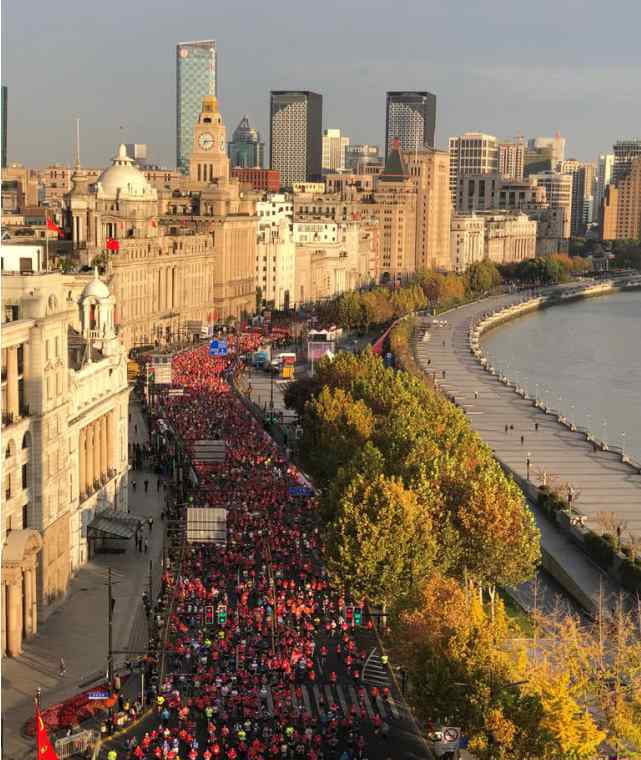 上海马拉松开跑 3.8万人参与