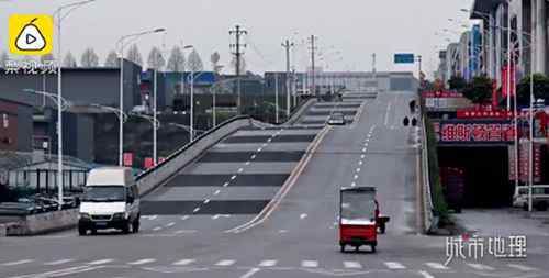 这很8D！重庆现大波浪公路走红 开车如坐过山车 真相原来是这样！