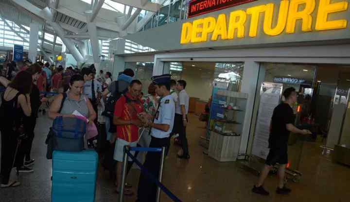 巴厘岛上演真实版战狼 6架飞机撤离千名中国游客