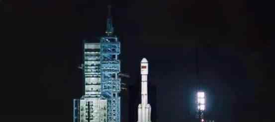 中国马路边就能发射火箭 24小时即可发射的强大机动性能