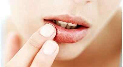 口干舌燥怎么治疗 科普：“口干舌燥”怎么办，中医如何解决？