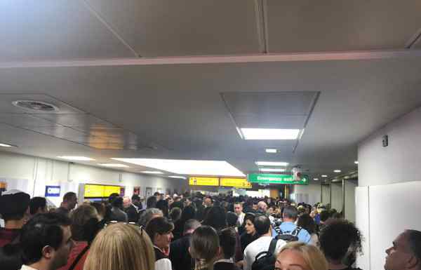 伦敦国际机场火警疏散 触发警报的原因仍然不明