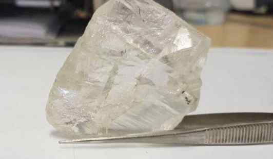 最穷国挖出超大钻石 在不久将来或被拍卖