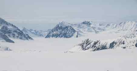 8名登山者遇雪崩被埋 所幸全部安然无恙