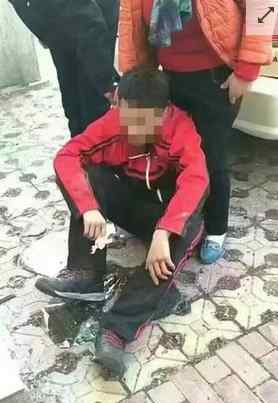 中学生12楼跳下 命不该绝 为什么这么想不开？