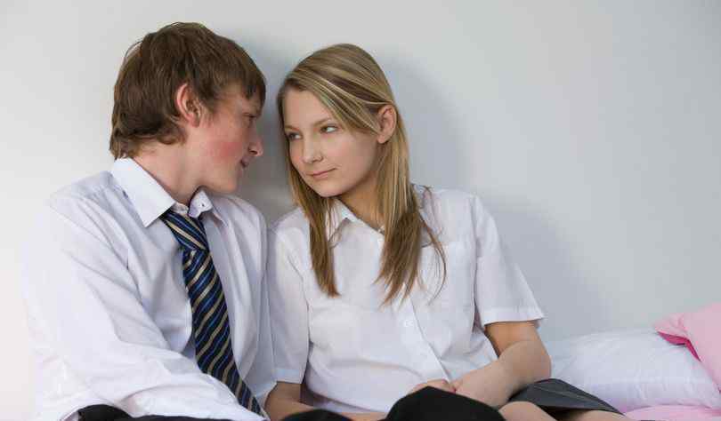 高中布置恋爱作业 英国高中布置恋爱作业引关注！