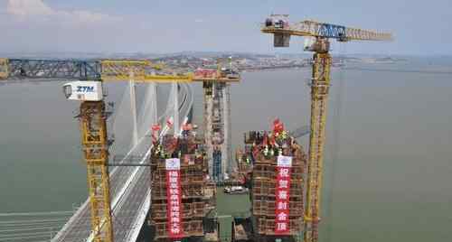 世界首座高铁跨海大桥主塔封顶 又一个世界之最诞生