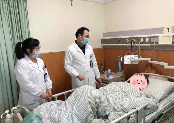 女子腹大如怀胎8月 医生取出一8斤重的“怪东西”