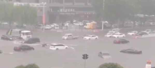 青岛街面积水成河汽车漂浮 青岛暴雨会持续多久