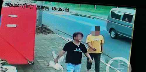 警方回应王珞丹寻鸭启事：已找到抓走鸭子的女子 现场画面曝光
