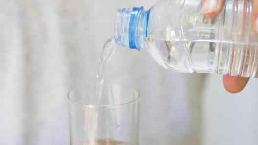女子做B超前一次喝3.2L水致水中毒 水中毒要喝多少水