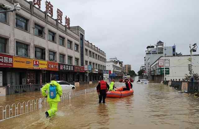 气象局连发三预警 局地有雷暴大风等强对流天气