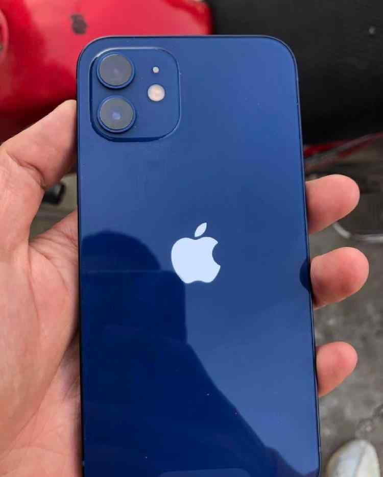 iPhone12一半用户选蓝色 具体是什么情况？