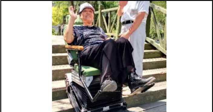 70岁老人发明自动爬楼智能车 果然设计要从实际出发