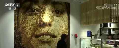 4万块面包丁拼成的肖像画 这幅肖像画什么样子