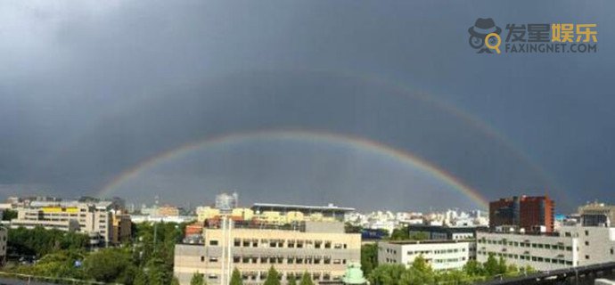 彩虹 雷雨过后北京天空再现双彩虹 揭秘双彩虹是怎么形成的