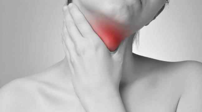 嗓子痒竟然是喉癌 这些常被忽视的小症状，却是喉癌早期信号！不看后悔一辈子！