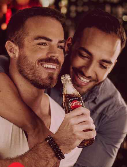 可口可乐同性广告遭抵制 可口可乐广告什么样的