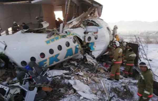 哈萨克飞机坠毁是怎么回事 为什么坠毁