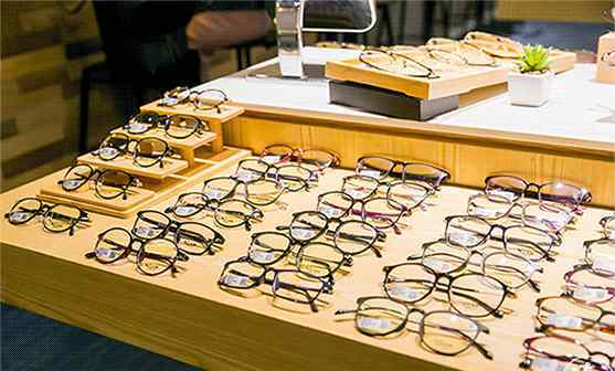 广州眼镜 “壕”无人性！广州高人气网红眼镜店，甩手就送你400元镜框！