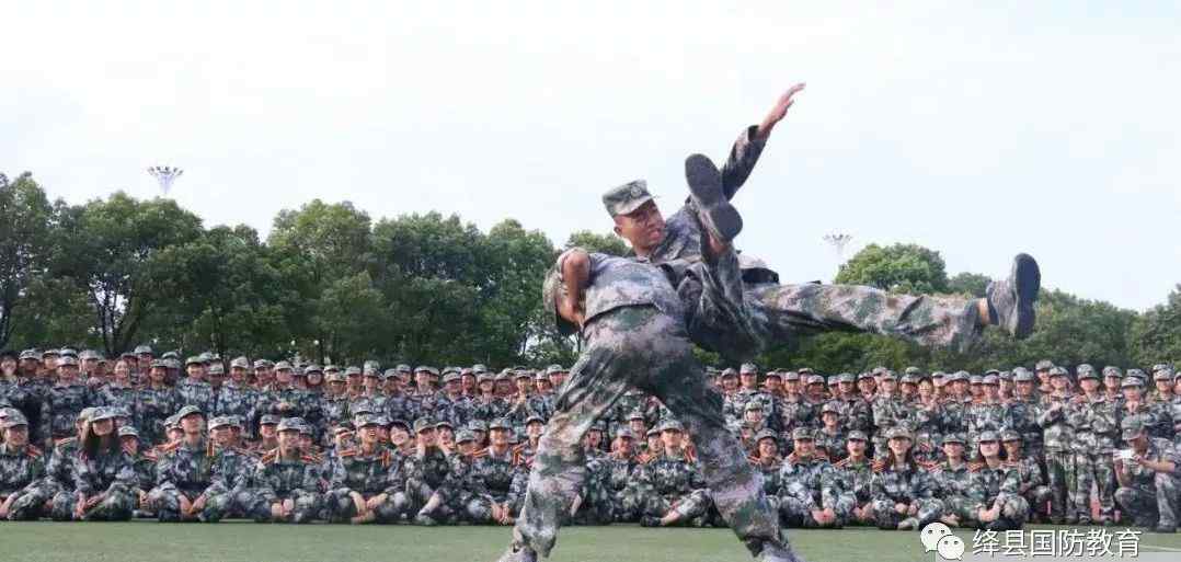 格斗高校 今年起高校军事课硝烟味儿更浓，增加格斗基础等内容