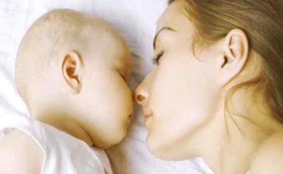 新生儿吃奶频繁睡觉短 专家指导 ｜怎么办？新生儿频繁吃奶不睡觉又和它有关